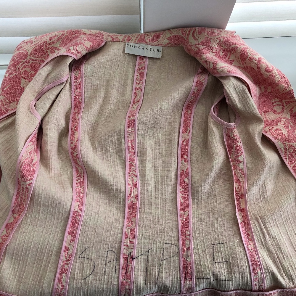 Spring Blazer Size 8. - Picture 4 of 4